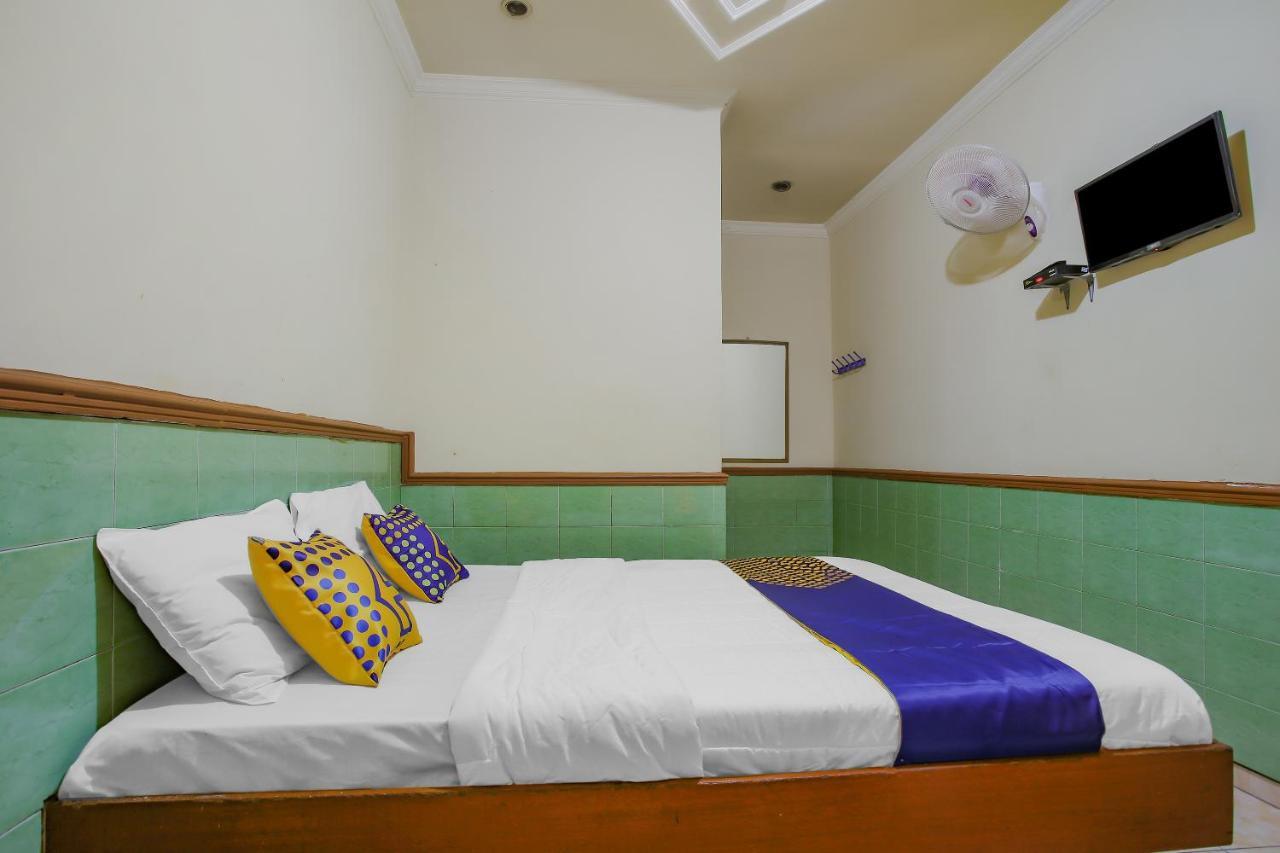 Spot On 90092 Dewi Safitri Hotel Семаранг Экстерьер фото