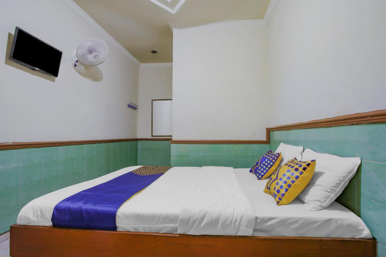 Spot On 90092 Dewi Safitri Hotel Семаранг Экстерьер фото